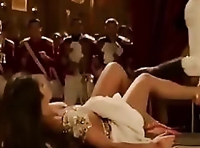 % 28Phần 2% 29 nữ diễn viên Ấn Độ Katrina Kaif nóng nảy ngực khe ngực rốn chân đùi áo với Aamir Khan in Thugs of Hindostan exhibit Suraiyya chỉnh sửa thu phóng làm chậm chuyển động