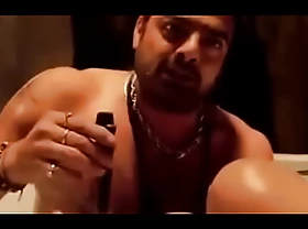 Bollywoods Shobha Mudgal khỏa thân trong tắm với người Ấn Người Ấn Bạn trai