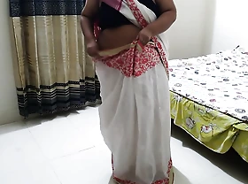 Desi 55-Year-Old (Maa) Was Wearing Saree At Room When Her (Beta) Came Plus Chudai Jabardasti - Hindi Dealings