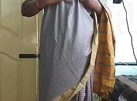 Desi indian tamil telugu kannada malayalam hindi horny cheating wife vanitha debilitating ancient colour saree showing beamy knockers and shaved pussy press hard knockers press nip rubbing pussy masturbation